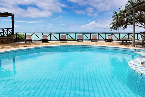 Tanzanite Beach Resort, Pool
