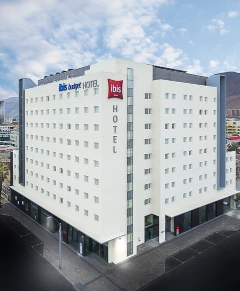 ibis Iquique, Front of property