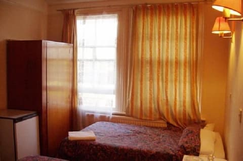 Chiswick Court Hotel, 