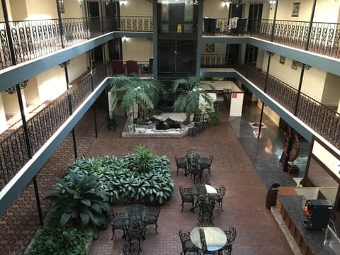 Royal Suites, Lobby sitting area