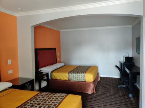 LYFE INN & SUITES by AGA - LAX Airport, Room