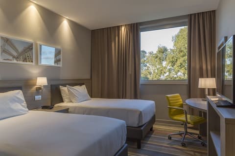 Hampton by Hilton Rome East, Room