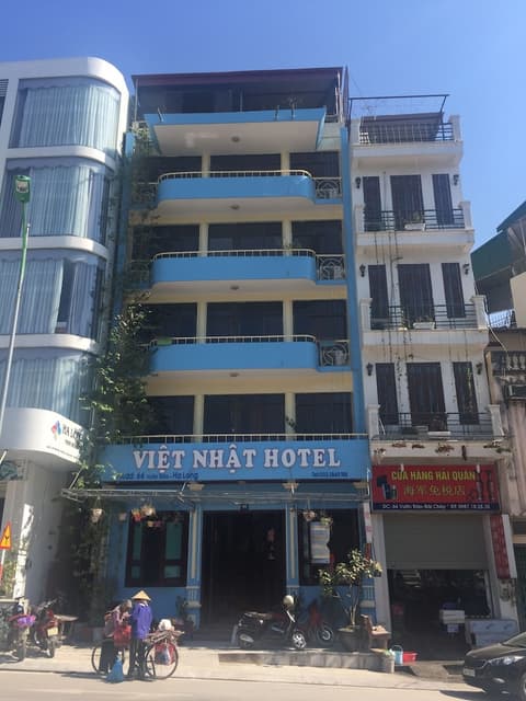 Viet Nhat Halong Hotel, Front of property