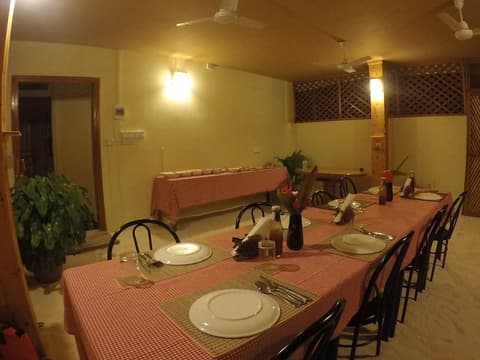 Hanifaru Transit Inn, Breakfast area