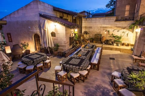 Kirkit Hotel, Property grounds