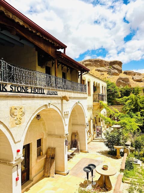 Mozaik Otel, Front of property