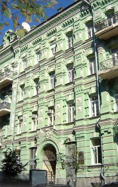 Summit Apart Hotel, Front of property