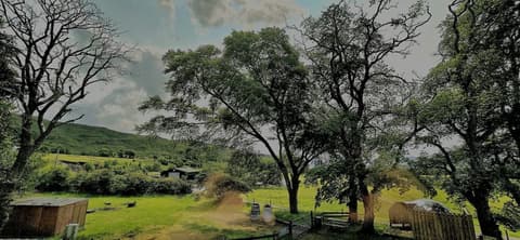 Strathcarron Hotel, Exterior