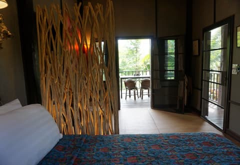 Mae Nai Gardens, Room