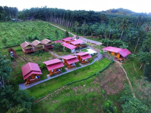 Bansuanphutarn, Room