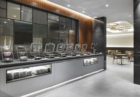 Lamartine Hotel, Restaurant