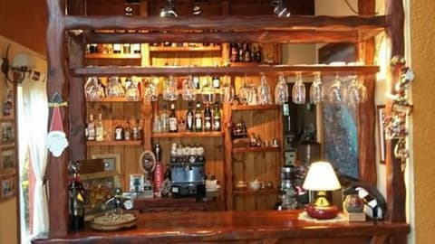 Hosteria Rukahue, Bar (on property)