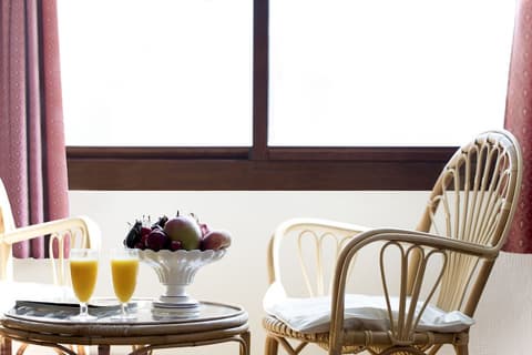 Hostal Alhambra, In-room dining