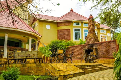 Masailand Safari & Lodge, Bar (on property)