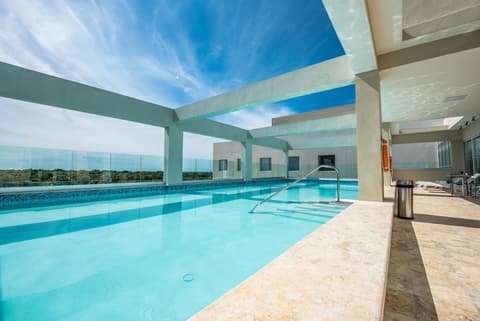 Hampton by Hilton Santo Domingo Airport, Pool