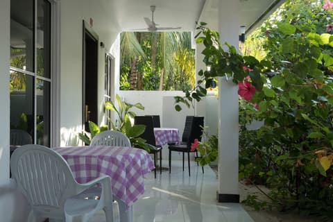 Athiriveli, Courtyard