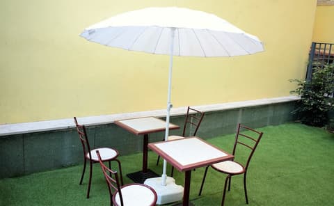 Universo Romântico Guesthouse & Spa, Terrace/patio