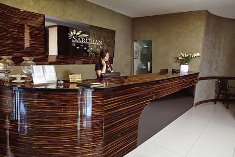 Hotel Buyuk Saruhan, Reception