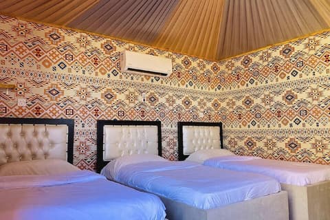 Hasan Zawaideh Camp, Room