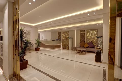 Mass Paradise Hotel, 