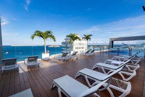 Hilton Garden Inn Santa Marta, Terrace/patio