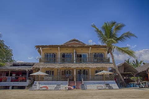 Hôtel Résidence Au Sable Blanc, Interior entrance
