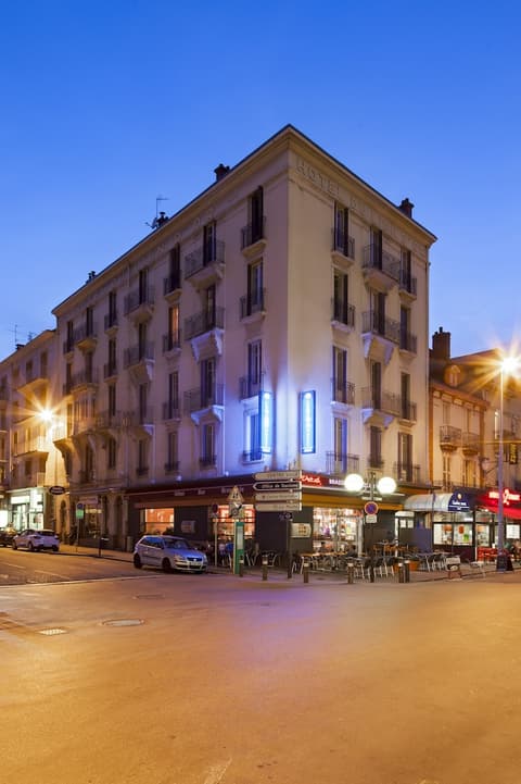 Hotel Actuel Chambéry Centre, Front of property - evening/night