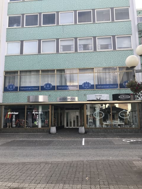 Hafnarstræti Hostel, Front of property