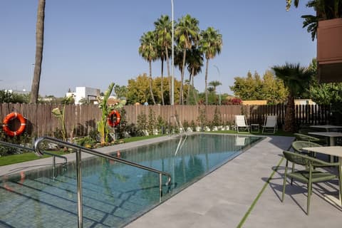 Sevilla Green Suites, Outdoor pool