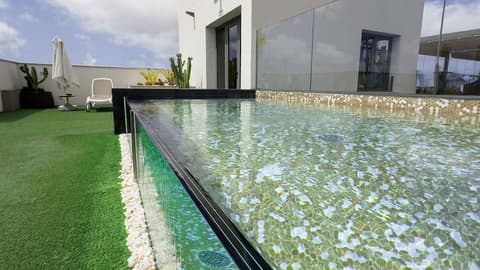 Design Plus Bex Hotel, Rooftop pool