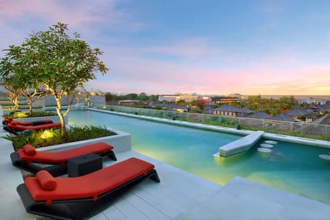 Aryaduta Bali, Rooftop pool