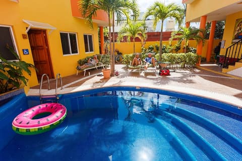 Kaam Accommodations, Living area