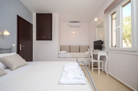 Naxos Luxury Villas, Room