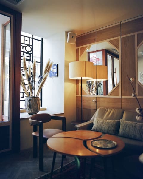 Hôtel Habituel, Lobby sitting area