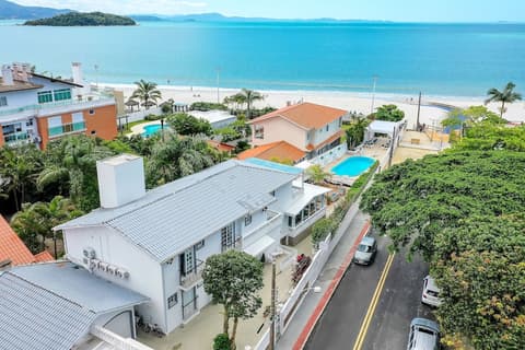 Solar Beach Hotel, Beach