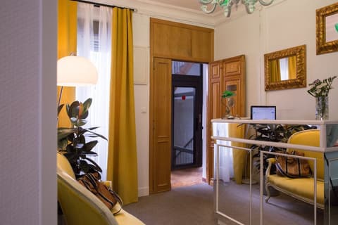 HA San Mateo Suites, Reception