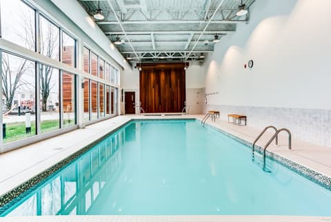OTL Gouverneur Saguenay, Indoor pool