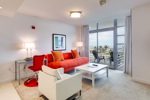 Congress Suites at the Strand, 