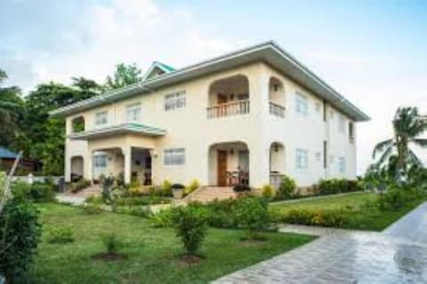 Seashell Beach Villa, Front of property