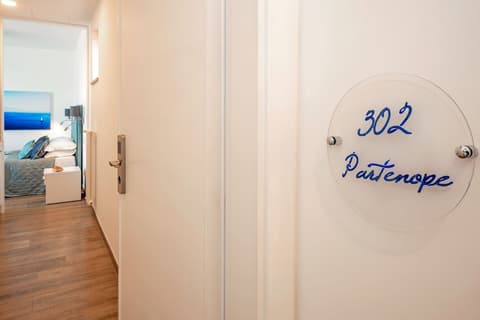 Maison Cipriani, Interior entrance