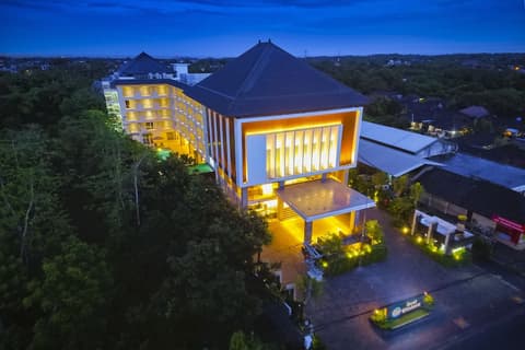 Best Western Kamala Jimbaran, Front of property - evening/night