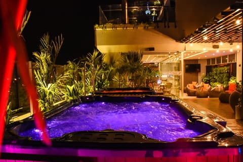 Hotel Perla Suite Santa Marta, Outdoor spa tub