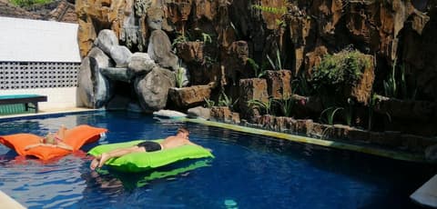 Lovina Central Hostel, Pool