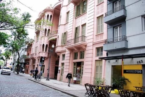 Açores Flat Design, Front of property