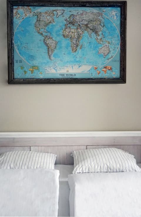 Looming Hostel, Room