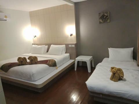 Charming Lipe Beach Resort, Room