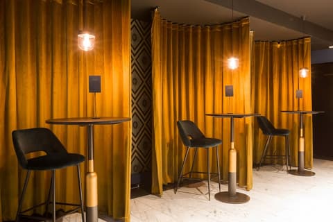 The James Hotel Rotterdam, Reception