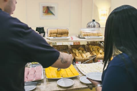 CLH SUITES Copacabana Domingos Ferreira, Breakfast area
