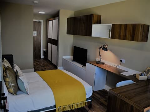 Pembroke Studios, Room