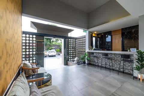 Antiya Hotel Phuket, Lobby sitting area